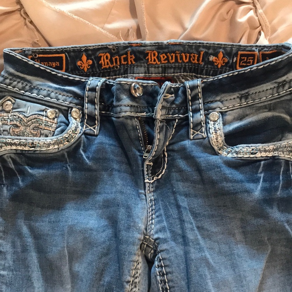 FREE SHIPPING! 🚚 Rock Revival Hanaya Ankle Skinny
